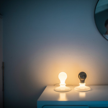 Foscarini Light Bulb Tavolo Tischleuchte Anwendungsbeispiel